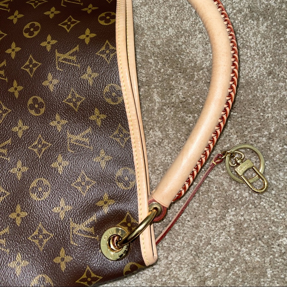 Louis Vuitton Artsy MM
